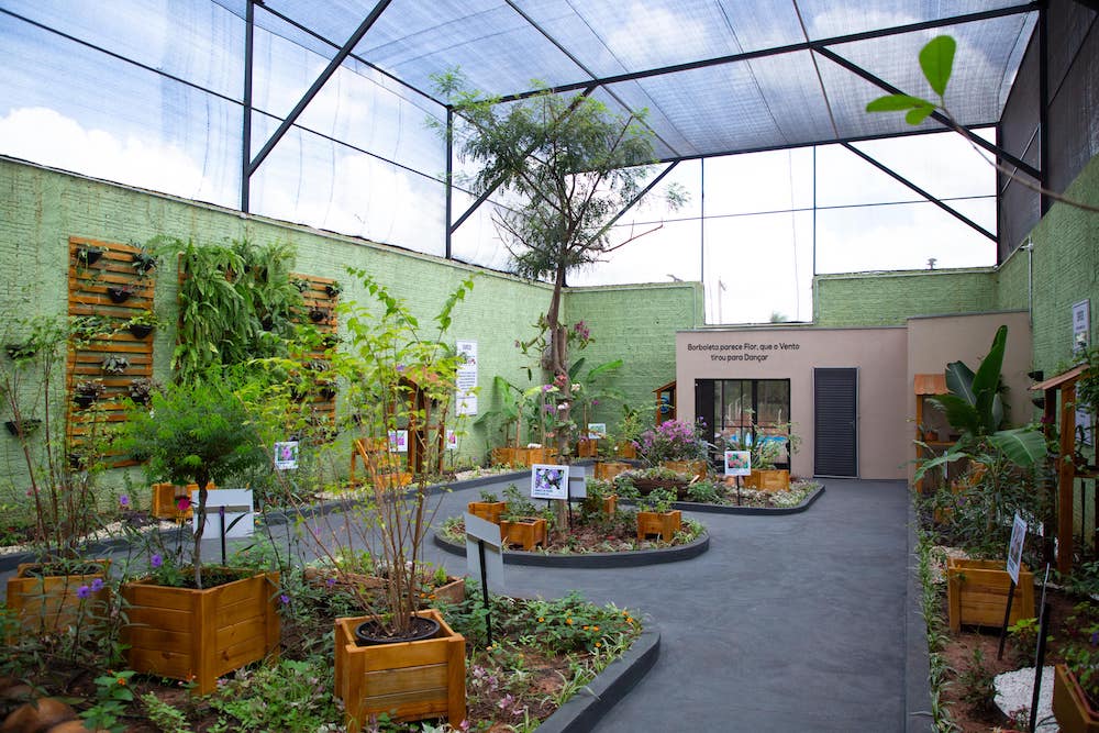 Jardim interno do Borboletário de Urânia